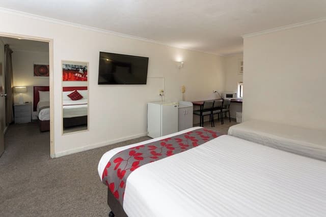 Family Room, 2 Bedrooms