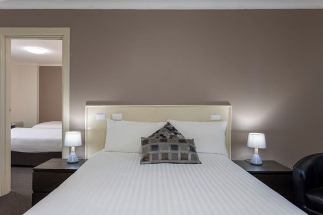 Family Room, 2 Bedrooms