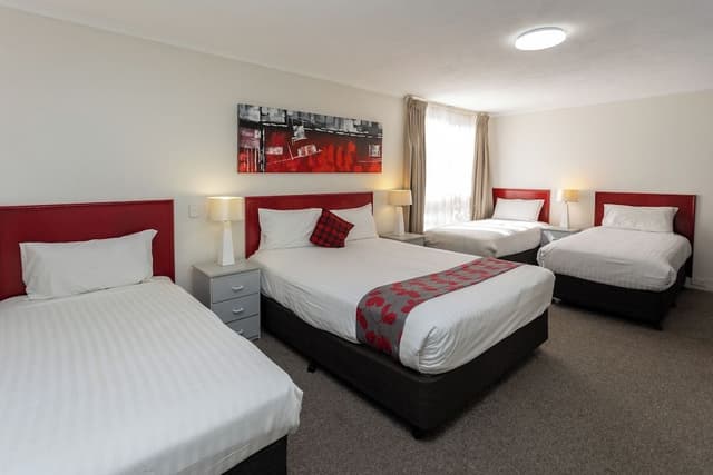 Family Room, 2 Bedrooms