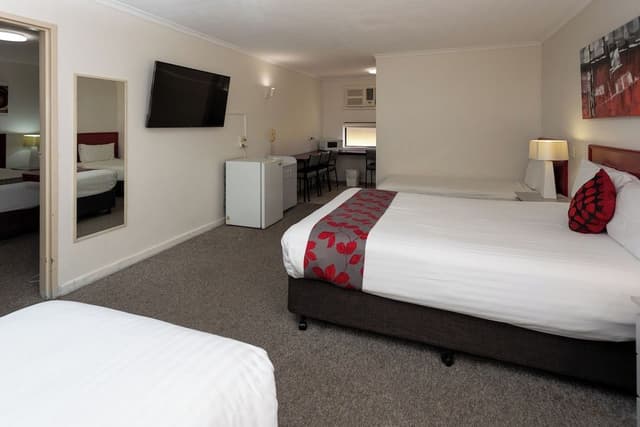 Family Room, 2 Bedrooms