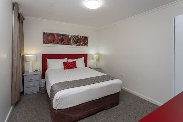 Family Room, 2 Bedrooms