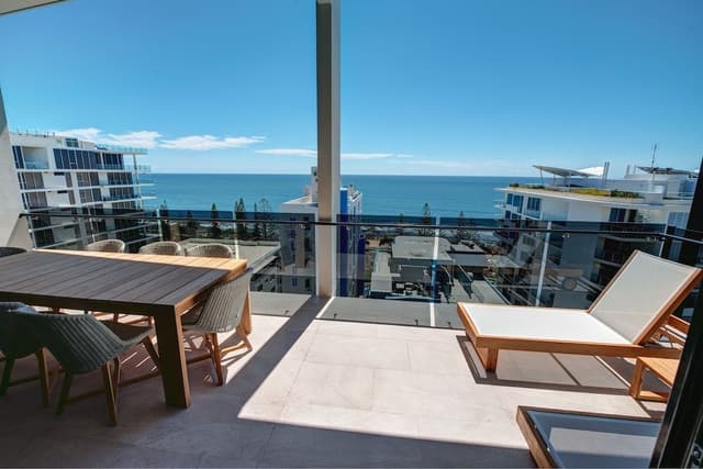 Penthouse, 3 Bedrooms (Top Floor)