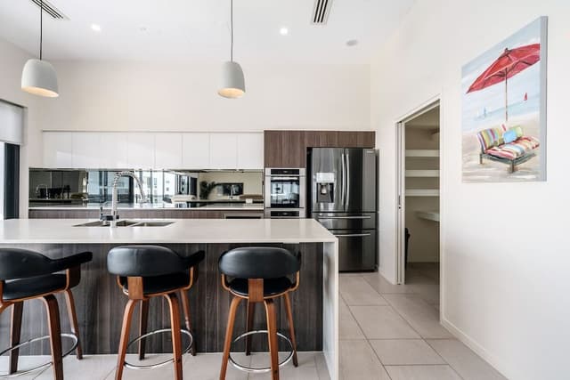 Penthouse, 3 Bedrooms (Top Floor)