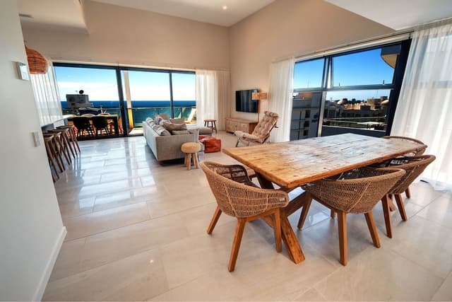Penthouse, 3 Bedrooms (Top Floor)