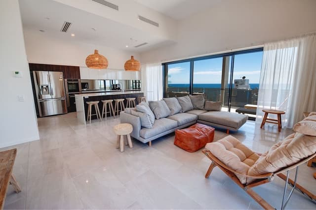 Penthouse, 3 Bedrooms (Top Floor)