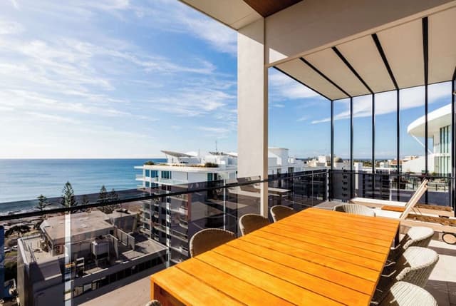 Penthouse, 3 Bedrooms (Top Floor)
