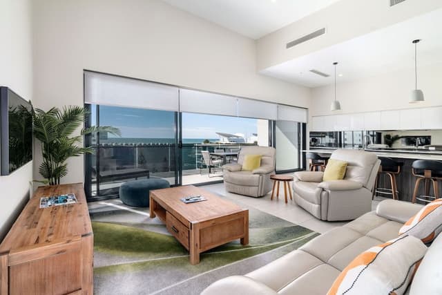 Penthouse, 3 Bedrooms (Top Floor)