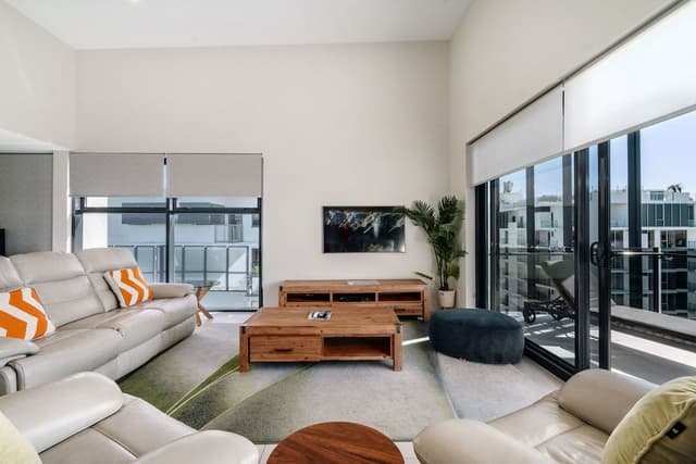 Penthouse, 3 Bedrooms (Top Floor)