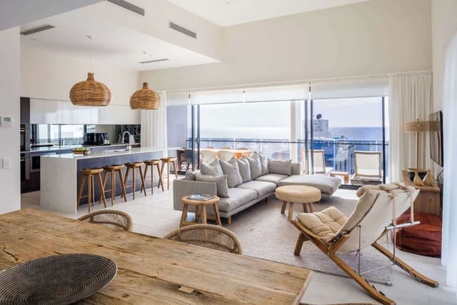 Penthouse, 3 Bedrooms (Top Floor)