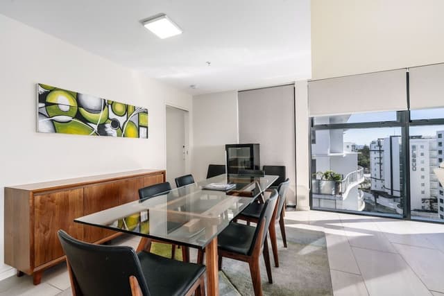 Penthouse, 3 Bedrooms (Top Floor)
