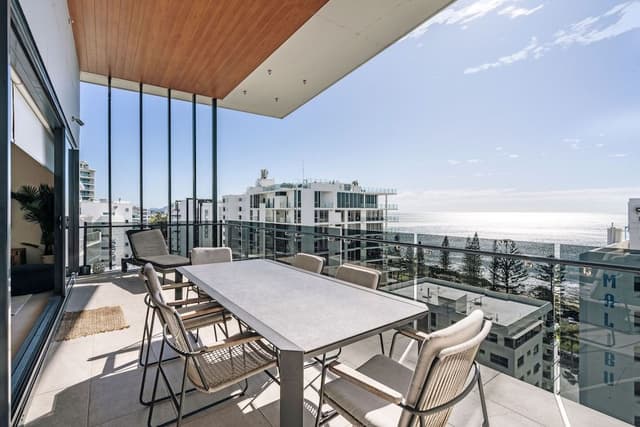Penthouse, 3 Bedrooms (Top Floor)