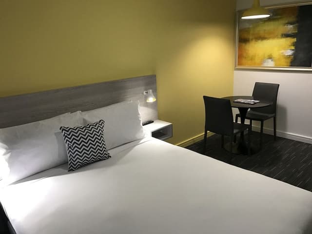 Modern Queen Suite + Grab n Go Bites