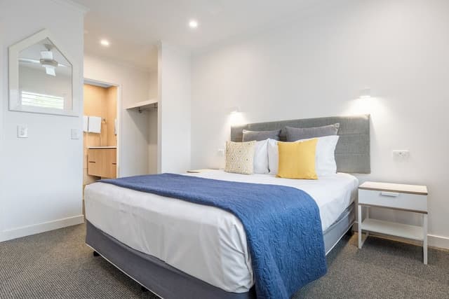 2 Bedroom River View Apartment