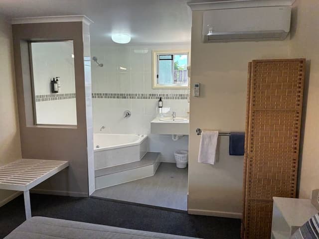 Standard Room, Non Smoking, Jetted Tub (Spa Room)