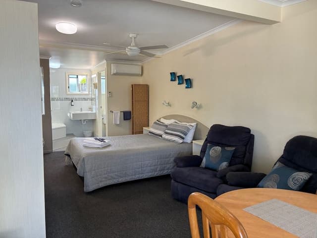 Standard Room, Non Smoking, Jetted Tub (Spa Room)