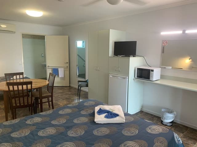 Standard Room, Non Smoking (Wheelchair Friendly Unit)