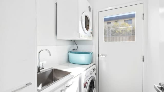 4 Bedroom Holiday Home