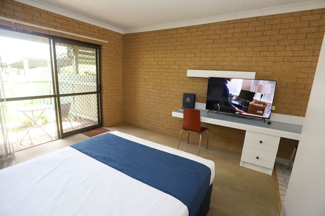 Executive Queen Room (No Pets)