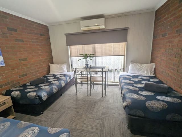 Family Room, Multiple Beds