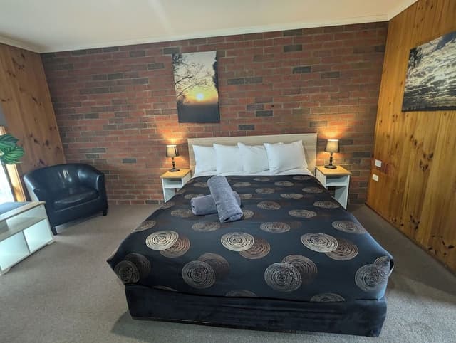 Standard Room, 1 Queen Bed