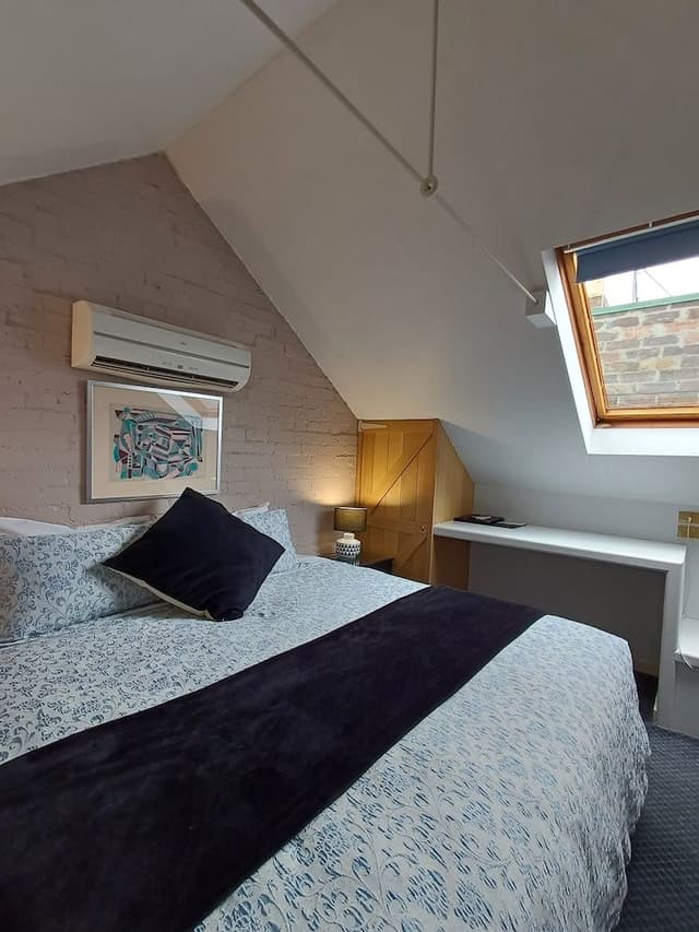 Deluxe Loft, 1 King Bed