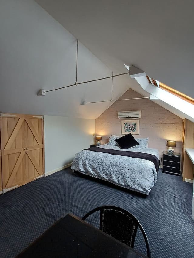 Deluxe Loft, 1 King Bed