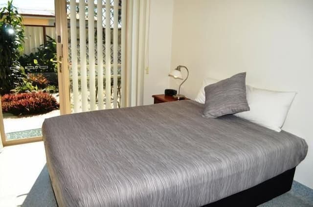 Standard Room, Non Smoking, Balcony (Standard Queen Room)