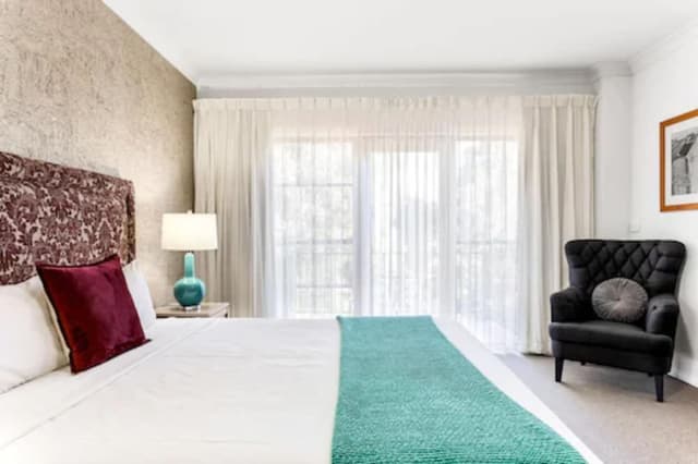 Deluxe Spa Room, Free Wi-Fi & Parking