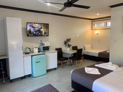Deluxe Queen Room