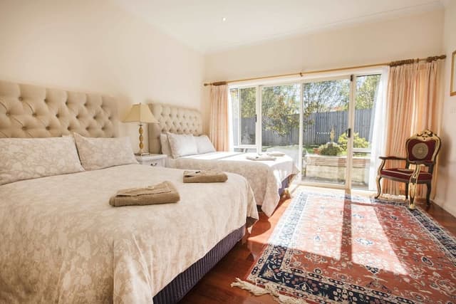 4 Bedroom Luxury Home, 2 Bathrooms