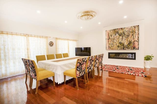 4 Bedroom Luxury Home, 2 Bathrooms