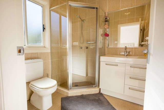 4 Bedroom Luxury Home, 2 Bathrooms