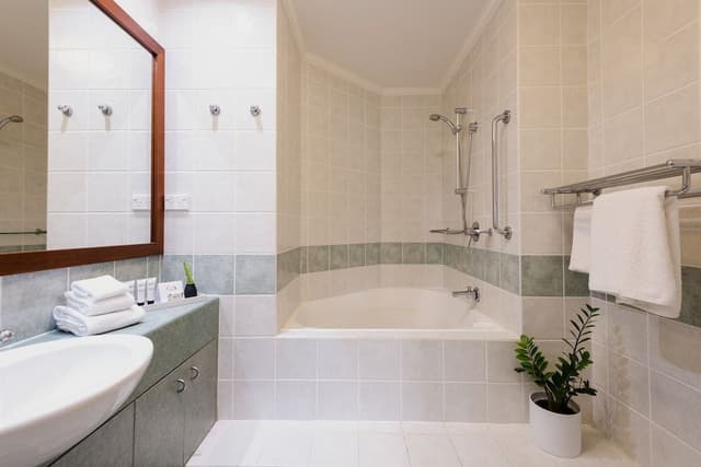 Luxury Apartment, 2 Bedrooms, Ocean View, Beachfront