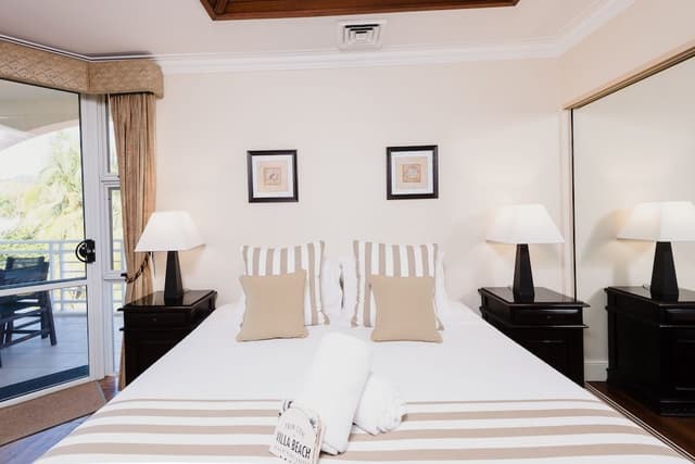 Luxury Apartment, 2 Bedrooms, Ocean View, Beachfront