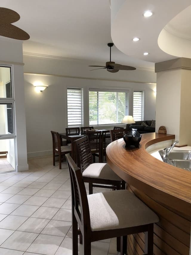 Luxury Apartment, 2 Bedrooms, Ocean View, Beachfront