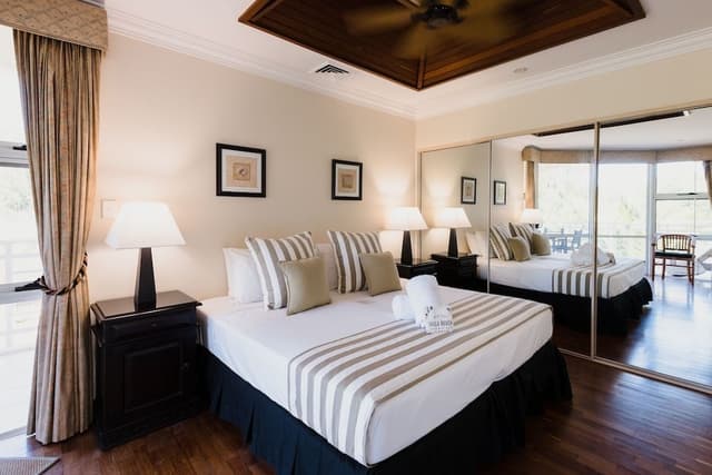 Luxury Apartment, 2 Bedrooms, Ocean View, Beachfront