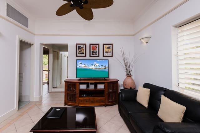 Luxury Apartment, 3 Bedrooms, Beach View, Beachfront