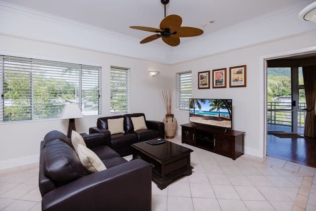 Luxury Apartment, 2 Bedrooms, Ocean View, Beachfront