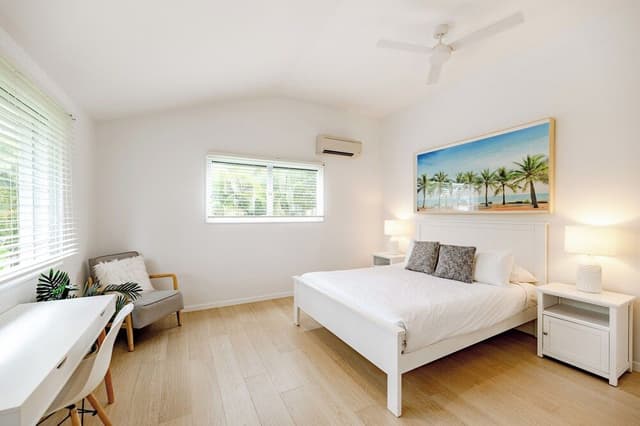 House, 5 Bedrooms, Non Smoking, Park View
