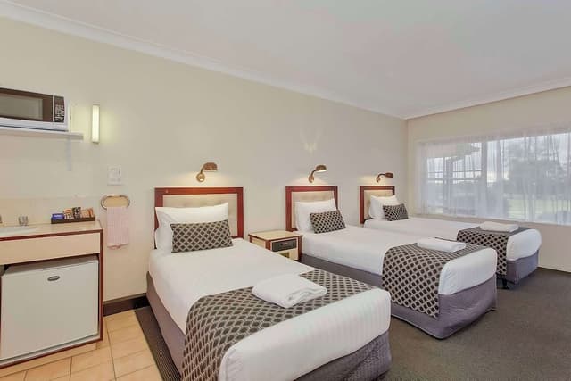 Room, 3 Twin Beds