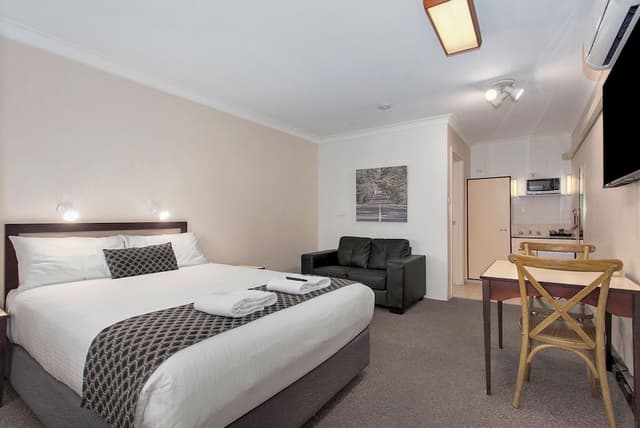 Standard Room, 1 Queen Bed, Non Smoking