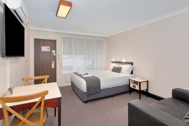 Standard Room, 1 Queen Bed, Non Smoking