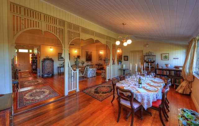 Manor House (4 Ensuite Bedrooms)