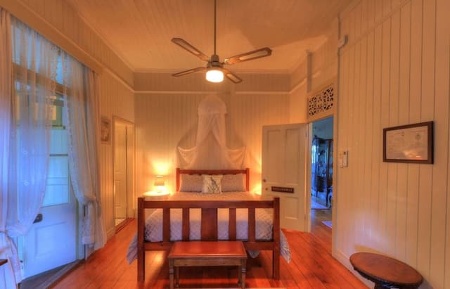Manor House (4 Ensuite Bedrooms)