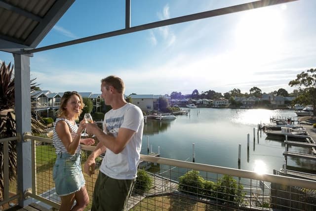 3 Bedroom Waterfront