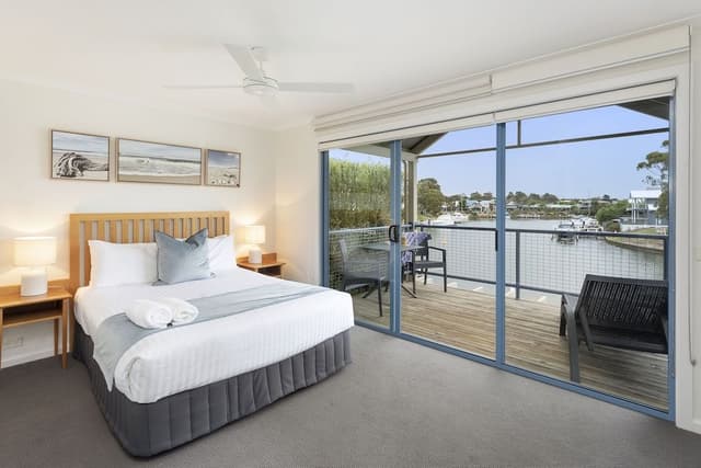 3 Bedroom Waterfront