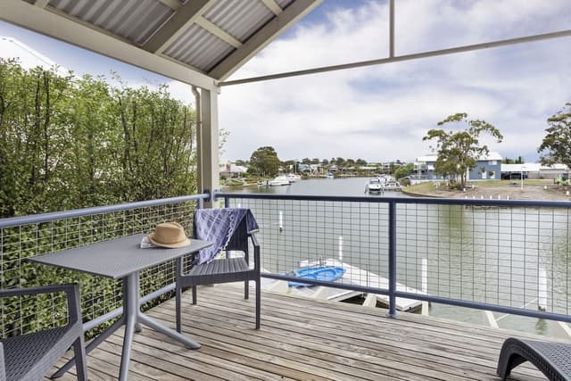 3 Bedroom Waterfront