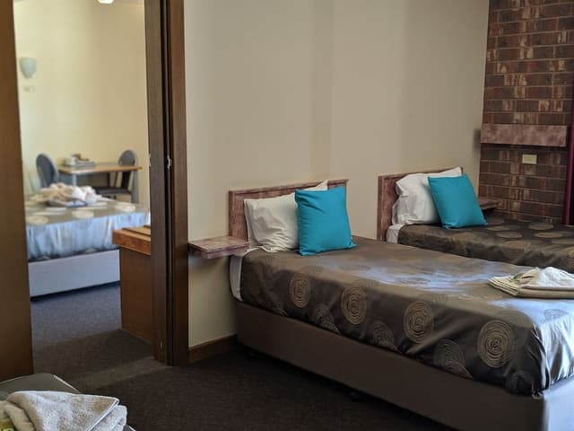 Queen Plus Single Room