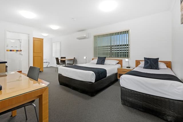 Executive Twin with Kitchenette