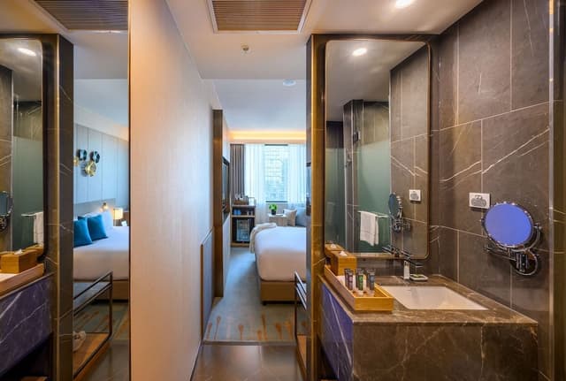 Standard Room, 1 King Bed